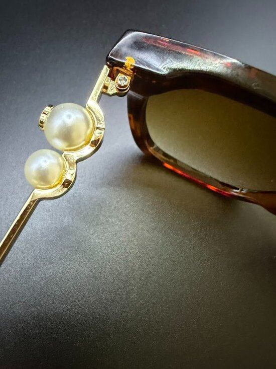 Luxury Pearl Accent Oversized Cat Eye Sunglasses Brown Gradient main image 3